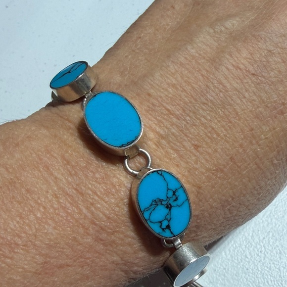 Taxco 925 Sterling Oval Turquoise Toggle Bracelet 7.5" (2) - Picture 5 of 8